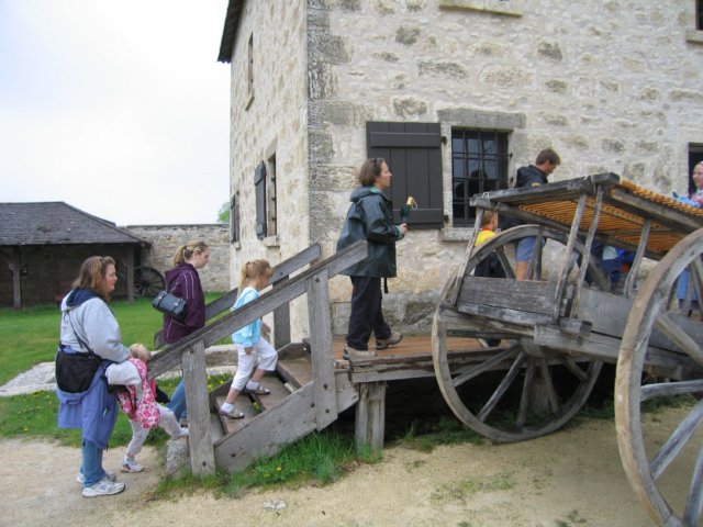 theangleinletschooltakesatriptolowerftgarrynorthofwinnipegmb.jpg